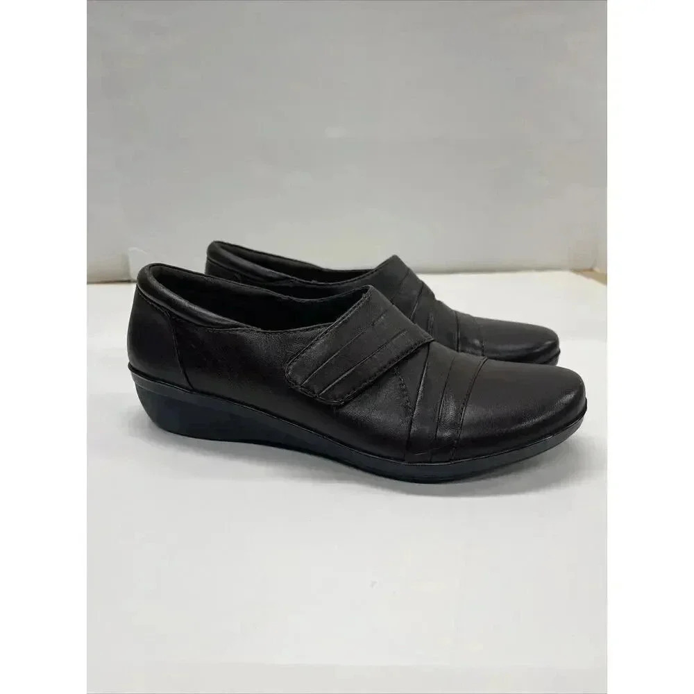 Clarks Women’s Everlay Tara Leather 7.5M Slip on Low Heel Shoes Brown